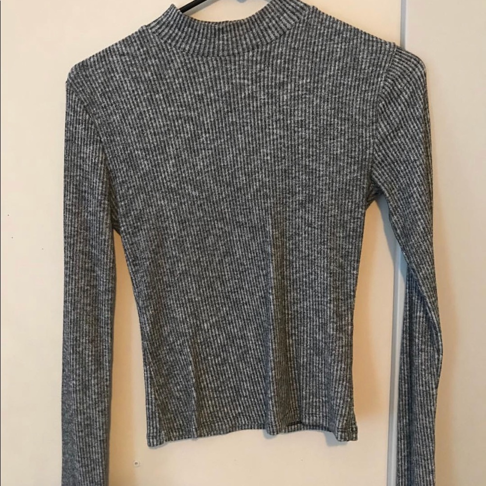 gray long sleeve